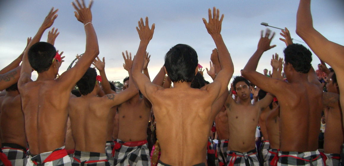 THE KECAK DANCE: DANCING FOR THE GODS AT ULUWATU TEMPLE THE KECAK DANCE: DANCING FOR THE GODS AT ULUWATU TEMPLE